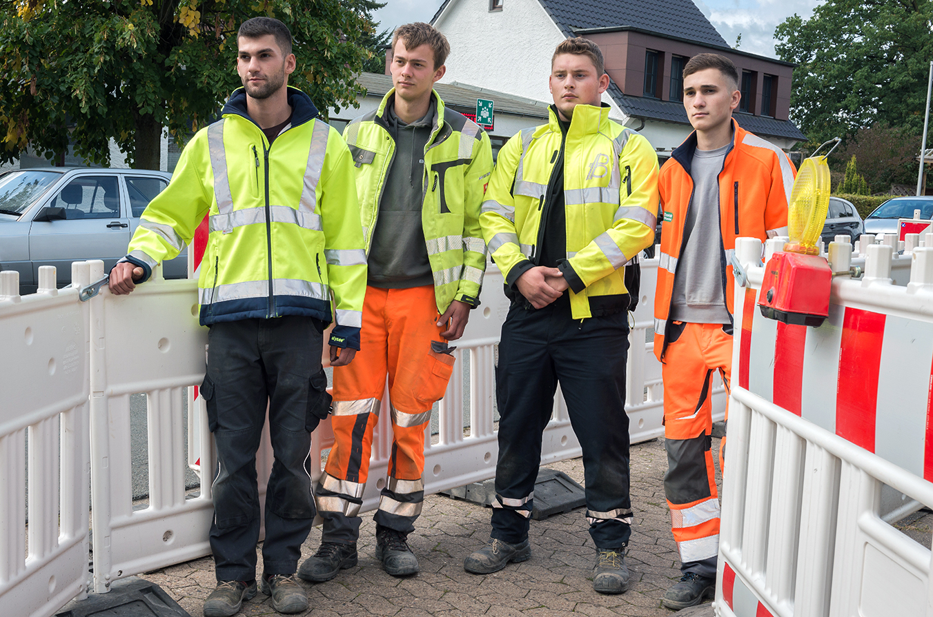 Straßenwärter bei der Arbeit